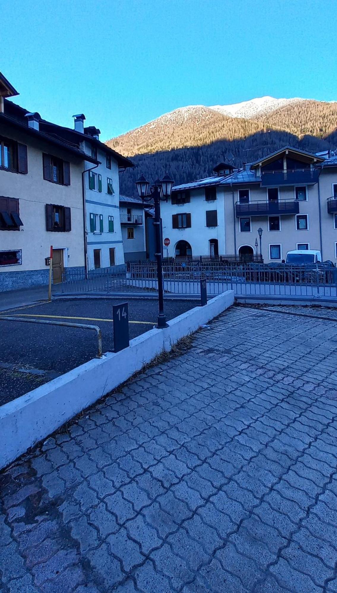 Appartamento En Mez Al Paes Dimaro Exterior photo